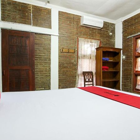 Reddoorz Near Rumah Sakit Wirosaban Salakan Экстерьер фото