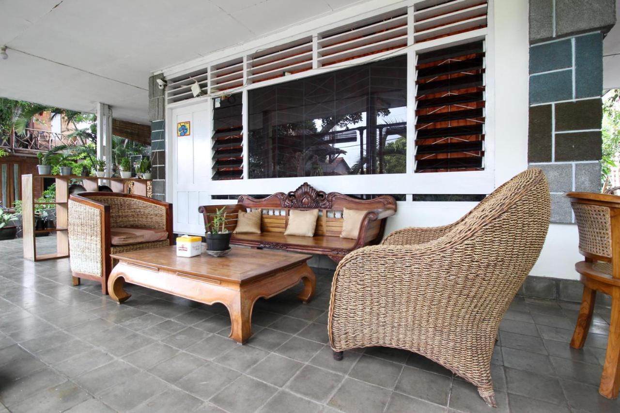 Reddoorz Near Rumah Sakit Wirosaban Salakan Экстерьер фото