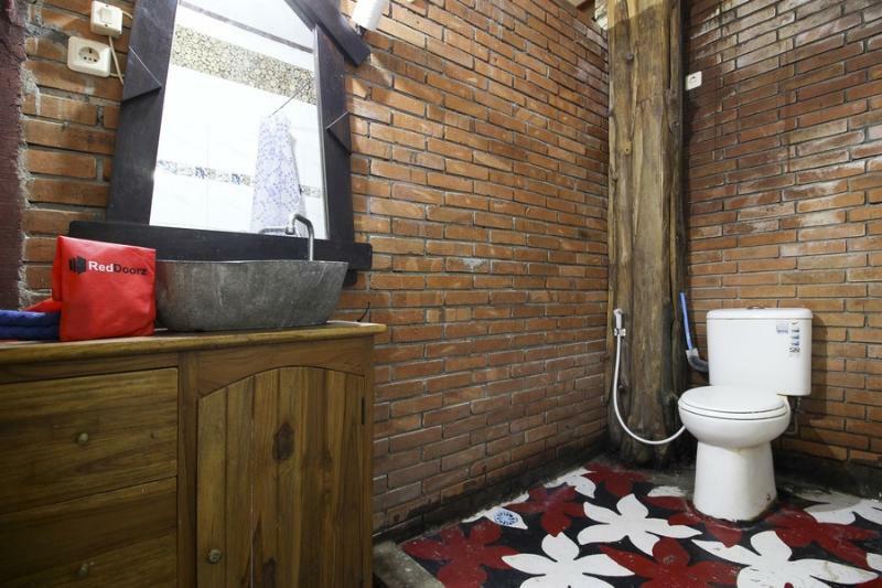 Reddoorz Near Rumah Sakit Wirosaban Salakan Экстерьер фото